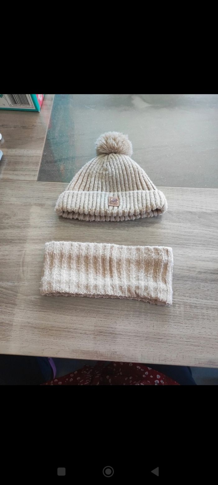 Ensemble bonnet / cache-cou / moufles