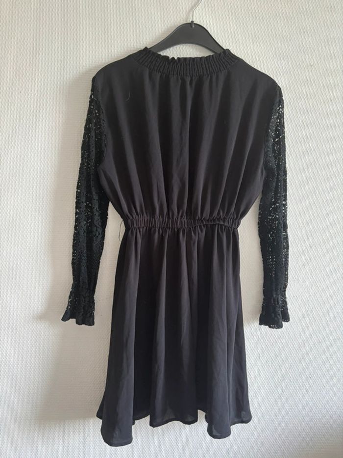 Robe avec manches dentelles - photo numéro 4