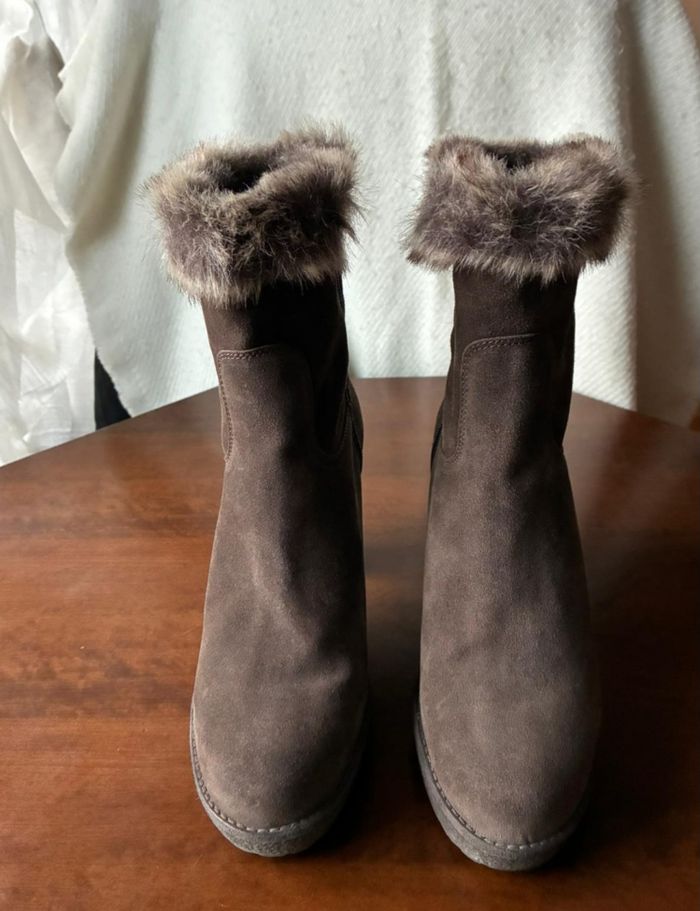 Bottines marron Eram avec fausse fourrure, talon de 10 cm,pointure 40 - photo numéro 2