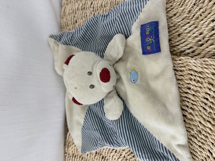 Doudou plat ours écru bleu rayé rouge poisson DE BON MATIN