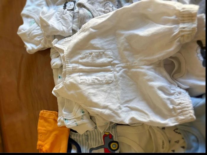 Jolie lot de 33 pièces garçon 1 mois en très bon état - photo numéro 3