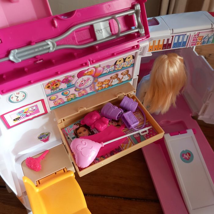 Ambulance barbie - photo numéro 5