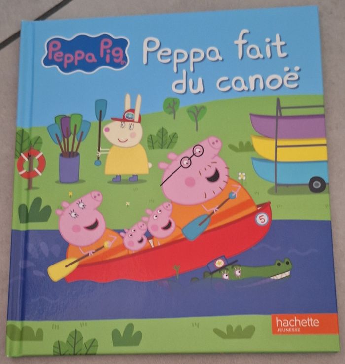 Peppa fait du canoë