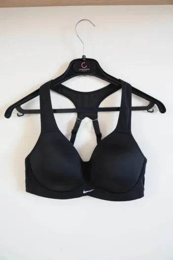 C55 brassière noir Nike 75 C
