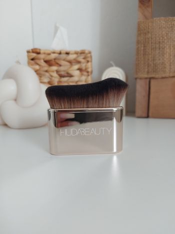 Pinceau Body/Blur & Glow - Huda Beauty