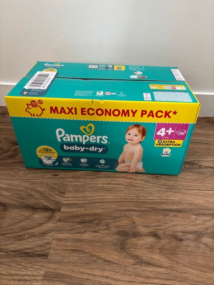 98 couches Pampers baby dry taille 4+