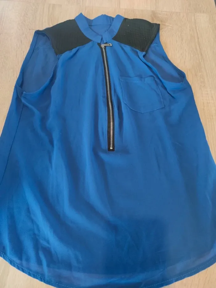 T-shirt/blouse avec fermeture