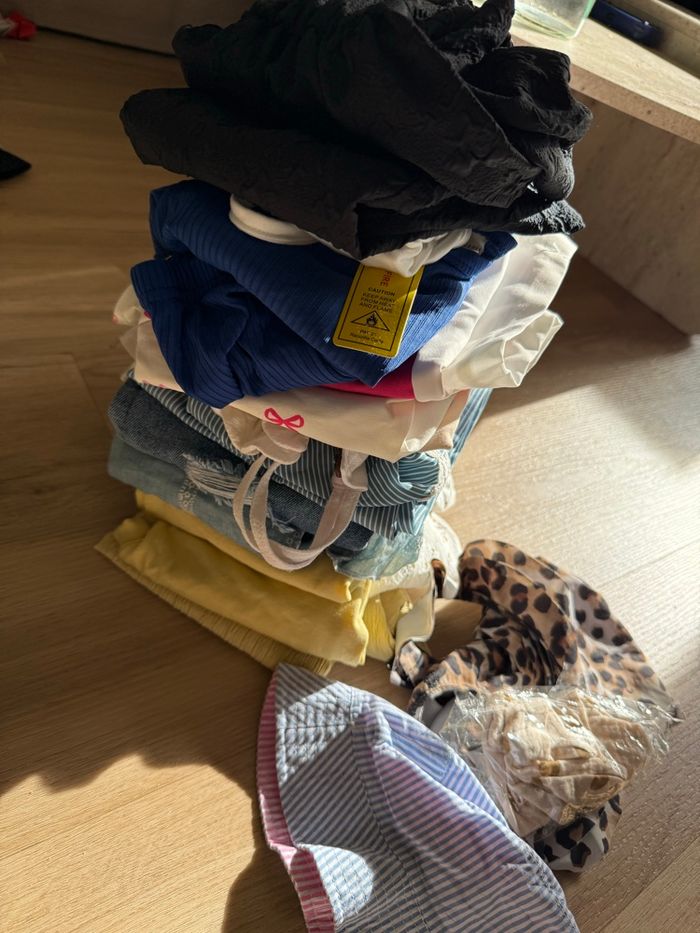 Lot vêtements bébé fille