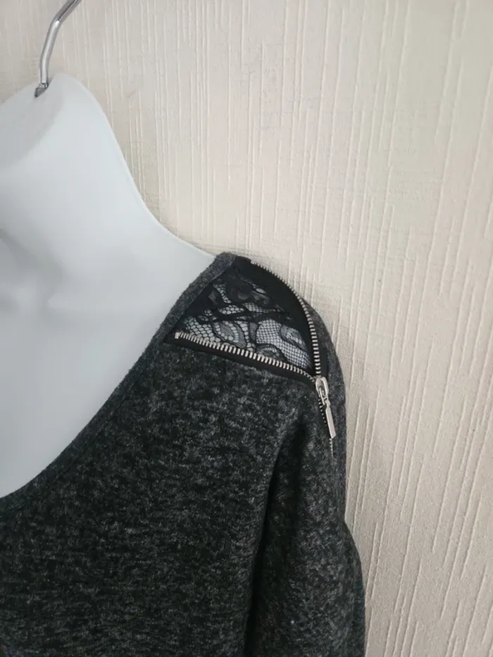Robe pull maternité grossesse taille M, dentelle aux épaules - photo numéro 3