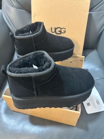 Bottes de neige UGG à talons hauts, noires, pointure 40