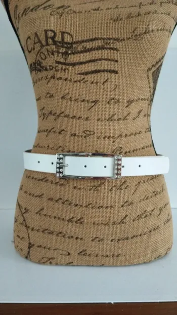 Ceinture blanche argenté 80 cm femme