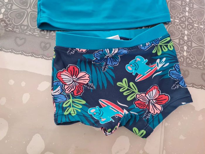 Maillot de bain 2 pièces taille 6-9 mois - photo numéro 3