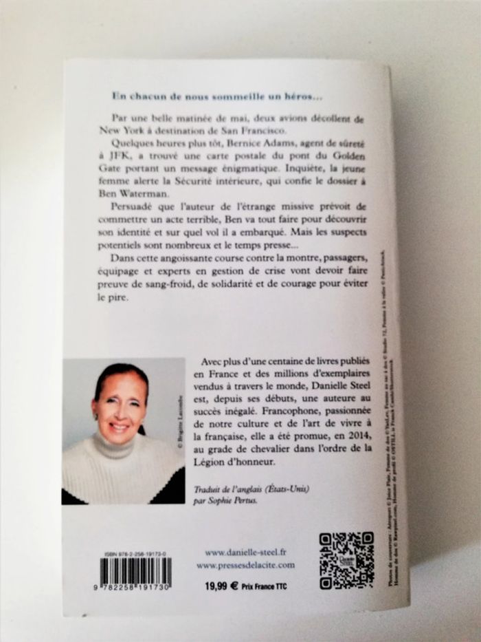 Héros d'un jour - Danielle STEEL - photo numéro 2
