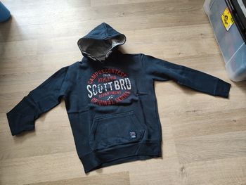Pull à capuche