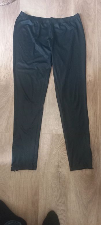 Legging ikks zip bas  de la jambe taille 40 en très bon état