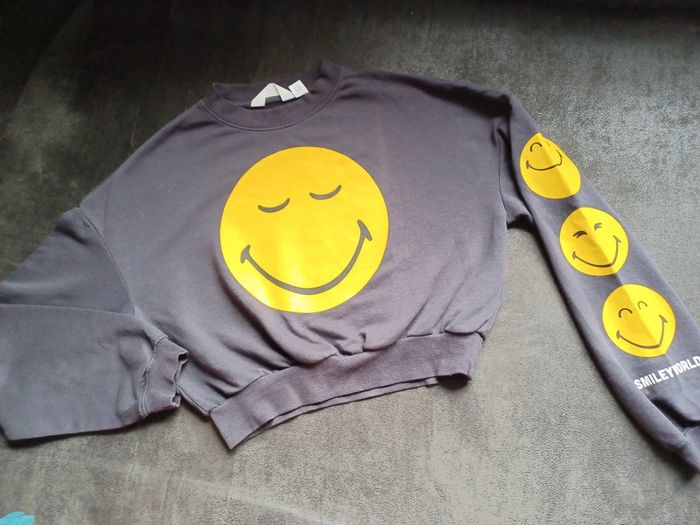 Pull oversize smiley