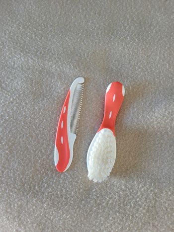 Lot de peigne et brosse