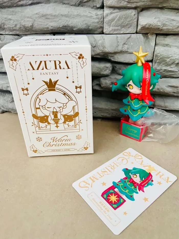Pop Mart Azura Warm Christmas - Decorating the Tree