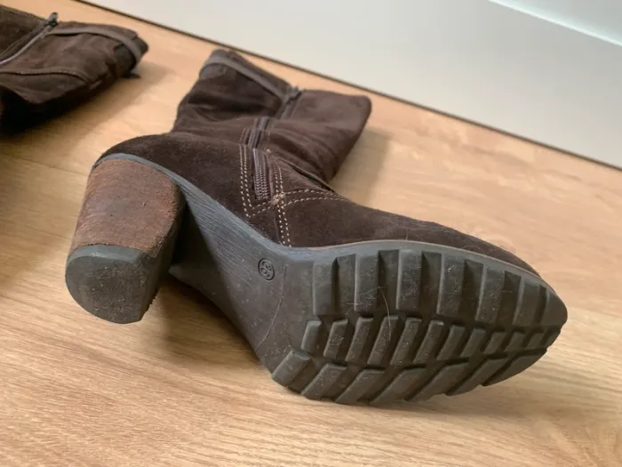 Bottes en daim marron haute très bon état - photo numéro 3