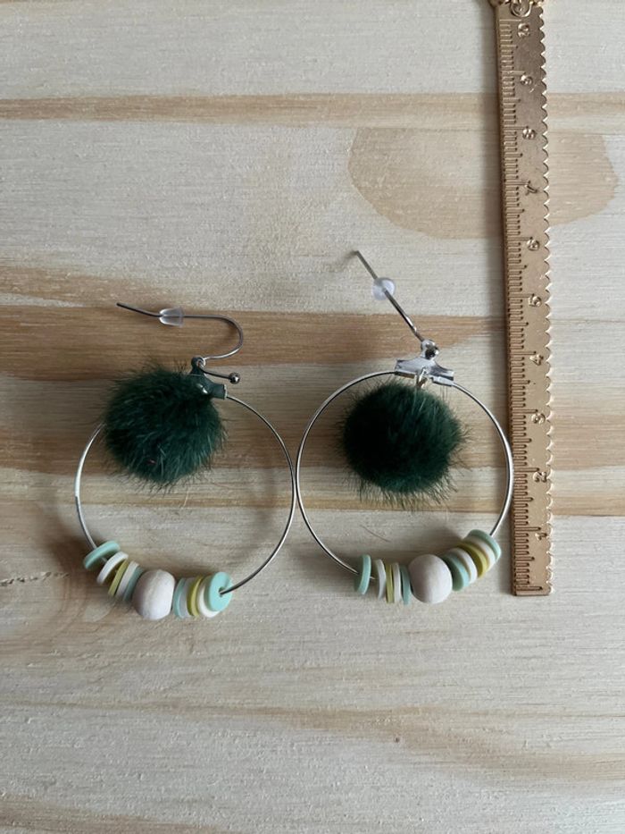 Boucles d’oreilles pendantes pompons neuves - photo numéro 3