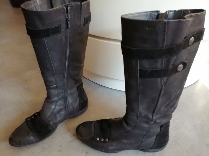 Bottes noires en cuir Taille 38 Geox (légères traces) - photo numéro 2
