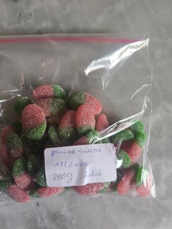280g de fraise sucré  date courtes