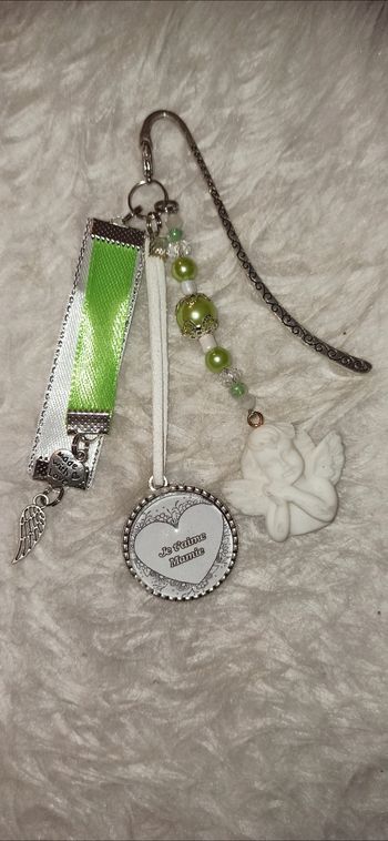 Marque page ou bijoux de sac " Je t'aime mamie"