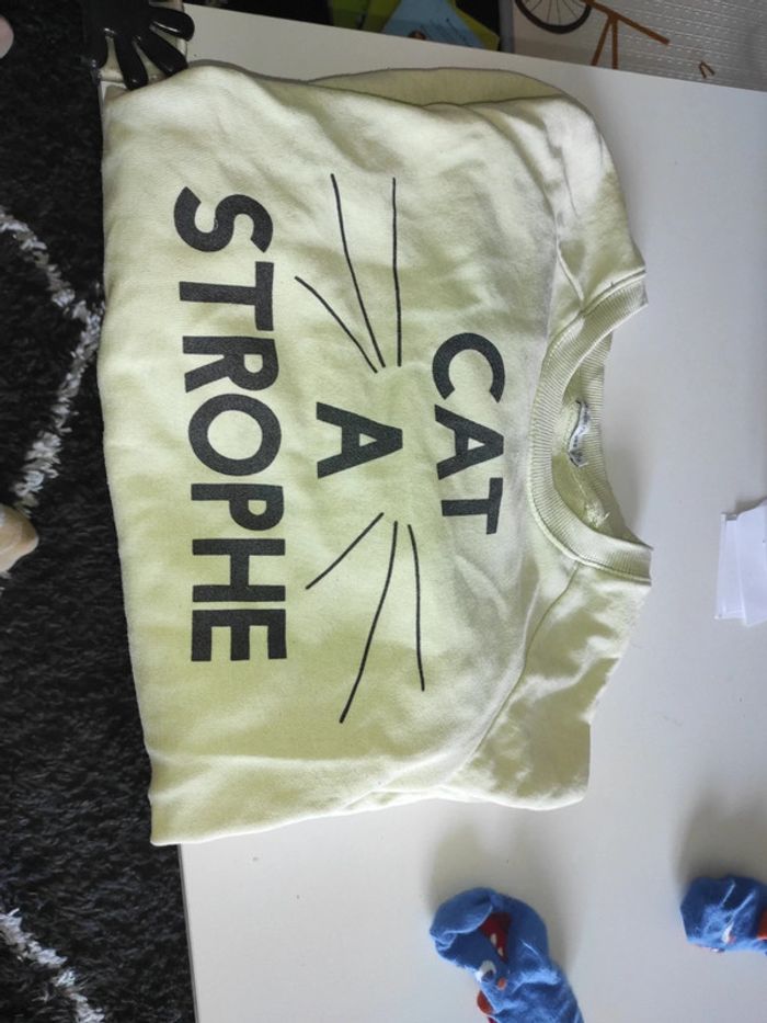 Sweat jaune écriture "cat a strophe" moustaches chat - photo numéro 4