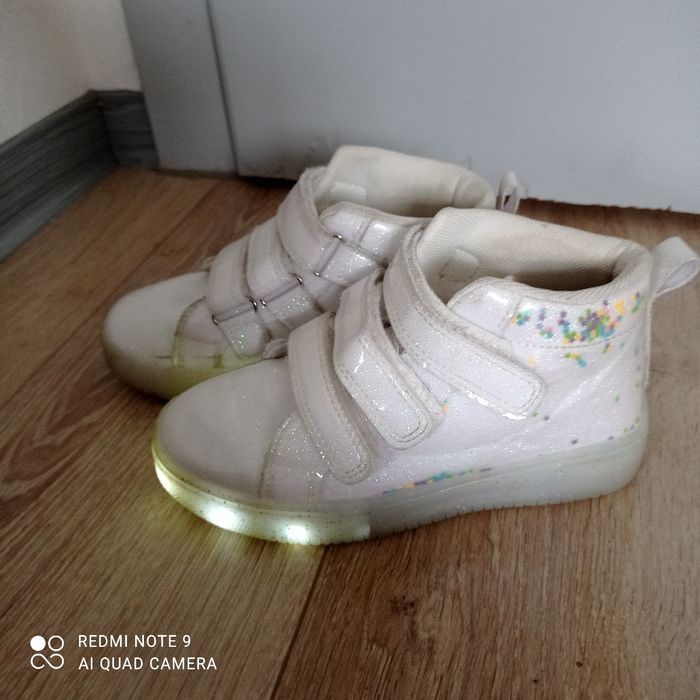 Baskets lumineuses P30/31