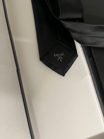 Cravate Prada