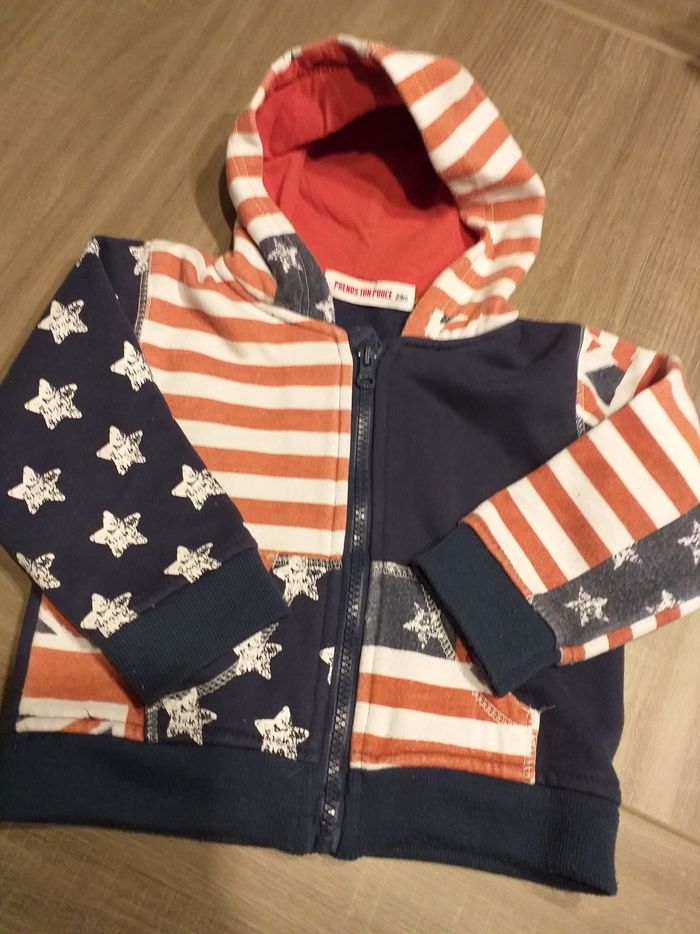 Gilet à capuche 23 mois