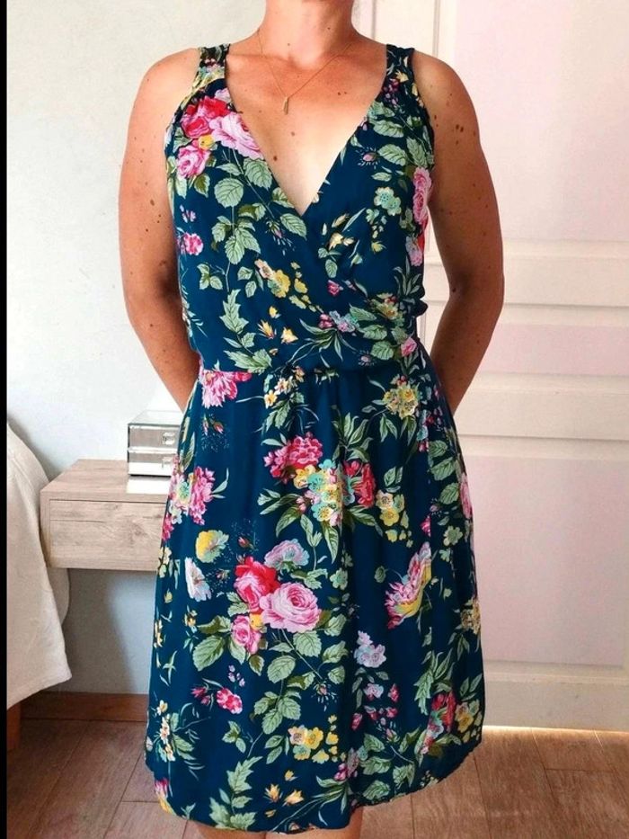 Robe Promod  - Bleue fleurie  -  38  -  Excellent état - photo numéro 3