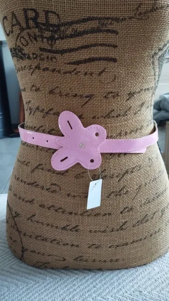 A ne pas rater ceinture rose brillante fille 55 cm