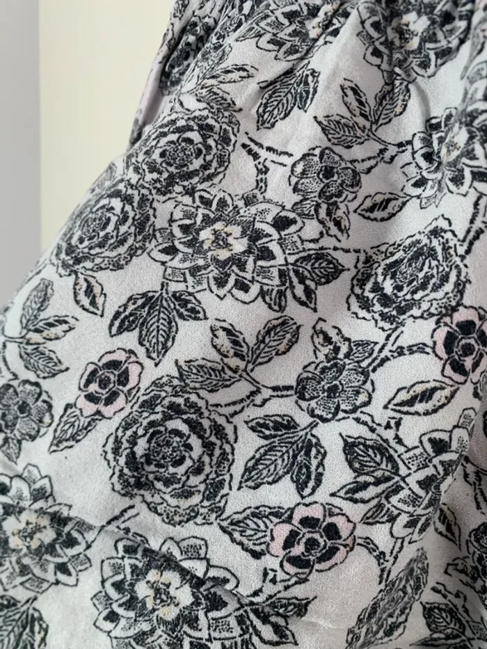 Short blanc à motifs fleurs Banana Moon taille M - photo numéro 2
