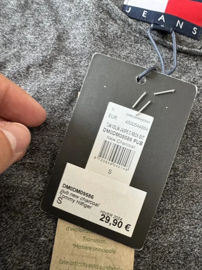 T-shirt gris Tommy Jeans, taille S, neuf avec étiquette valeur 30€ - photo numéro 3