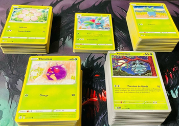 Lot 410 cartes Pokémon sans double (bloc Épée & Bouclier + Écarlate & Violet)