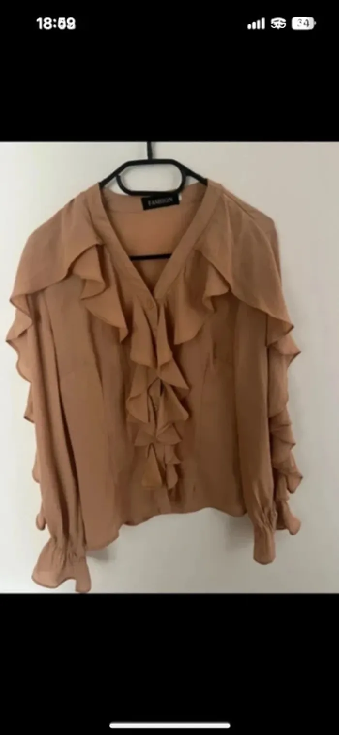 Blouse camel chic avec volants Taille S/M