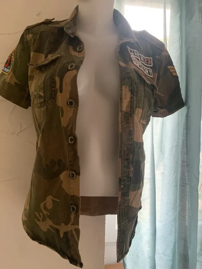 Veste Superdry militaire taille M manches courtes