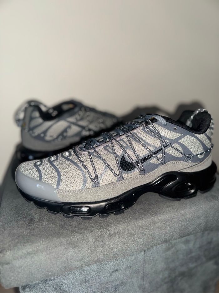 Nike tn gris taille 45