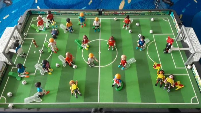Playmobil - 4725 - Jeu de Construction - Terrain de Football et Joueurs
