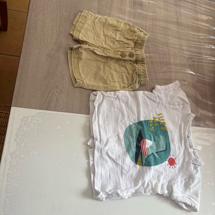 Ensemble (tee shirt short) taille 3 mois (60 cm)