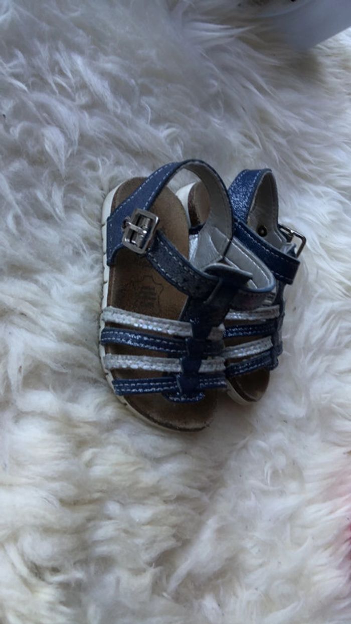 Sandales taille 20 - photo numéro 3