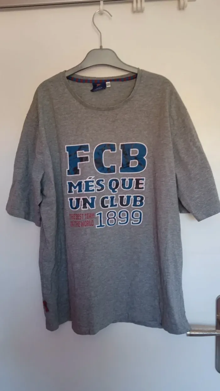 FC Barcelona XXL – Tee-shirt gris stylé pour fans engagés - photo numéro 2