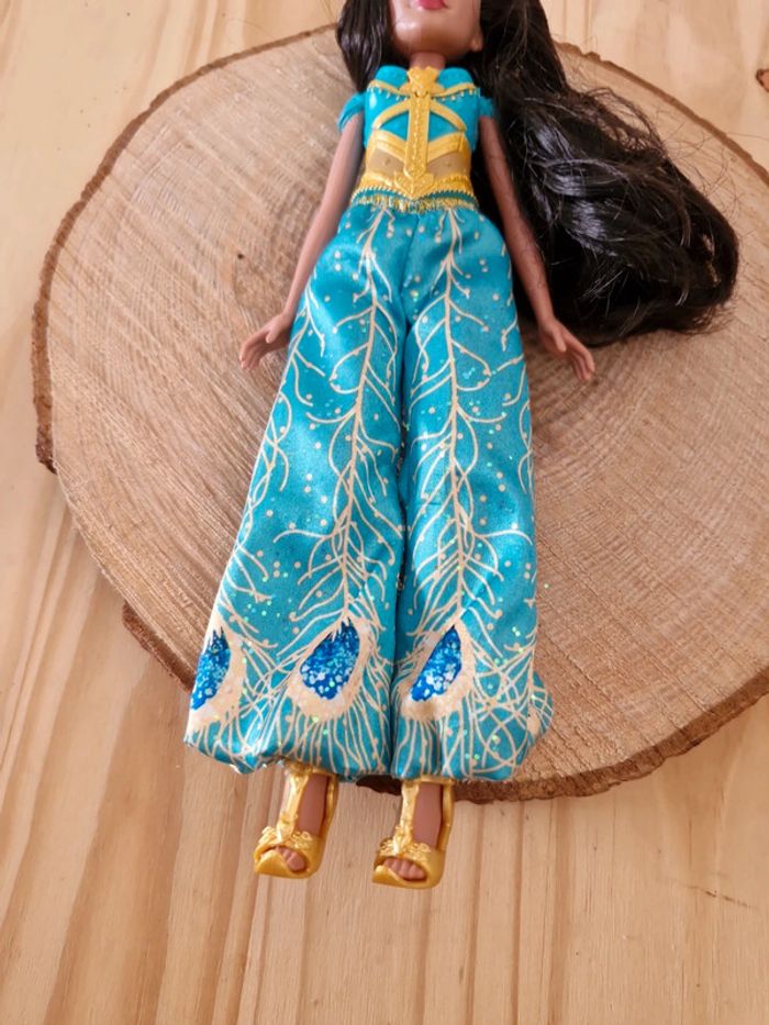 Poupée disney jasmine musicale - photo numéro 2