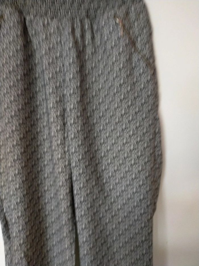 Joli pantalon large et en bon état - photo numéro 5