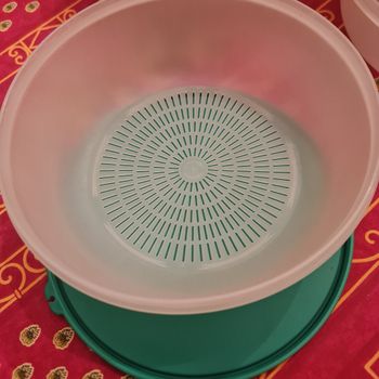 Lot  boîte conservation et Passoire à fruits et légumes Tupperware Neuf.