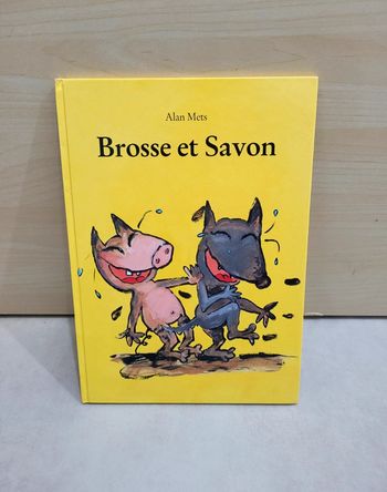 🌺 Livre rigide (école des loisirs) : Brosse et Savon