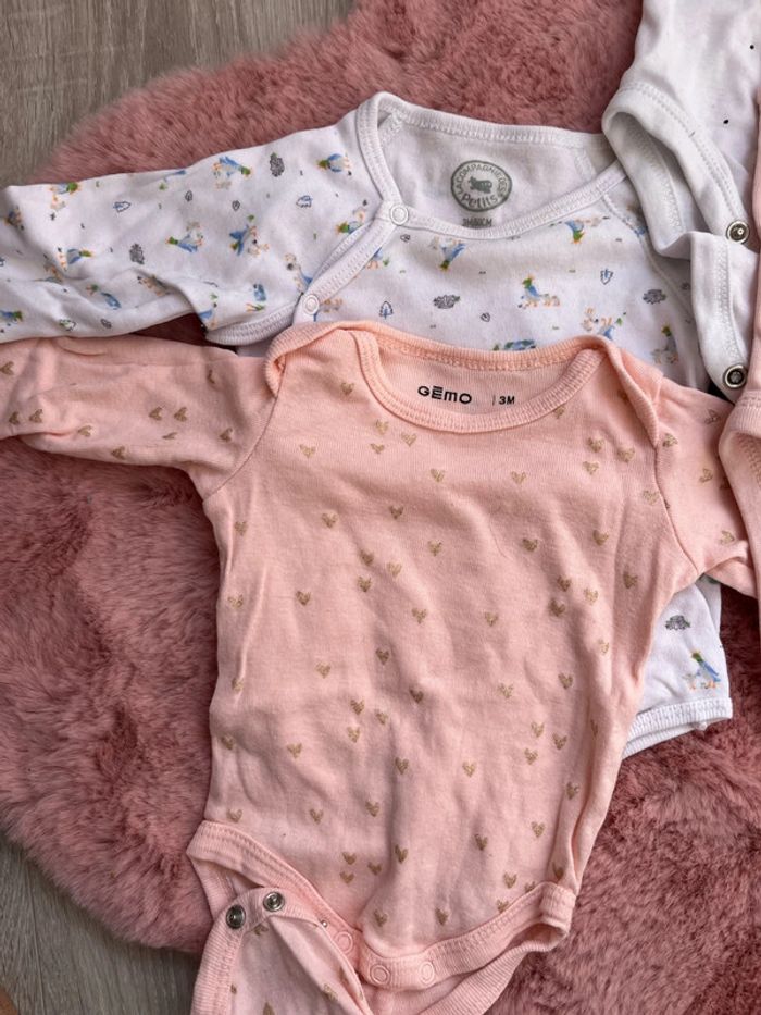Lot 6 bodies bébé fille 3 mois - photo numéro 2