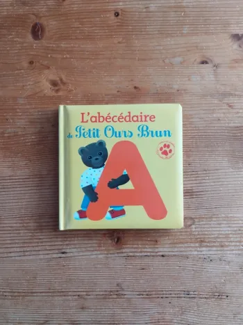 📚 Petit Ours Brun – Mon Abécédaire illustré - Livre éducatif 🐻
