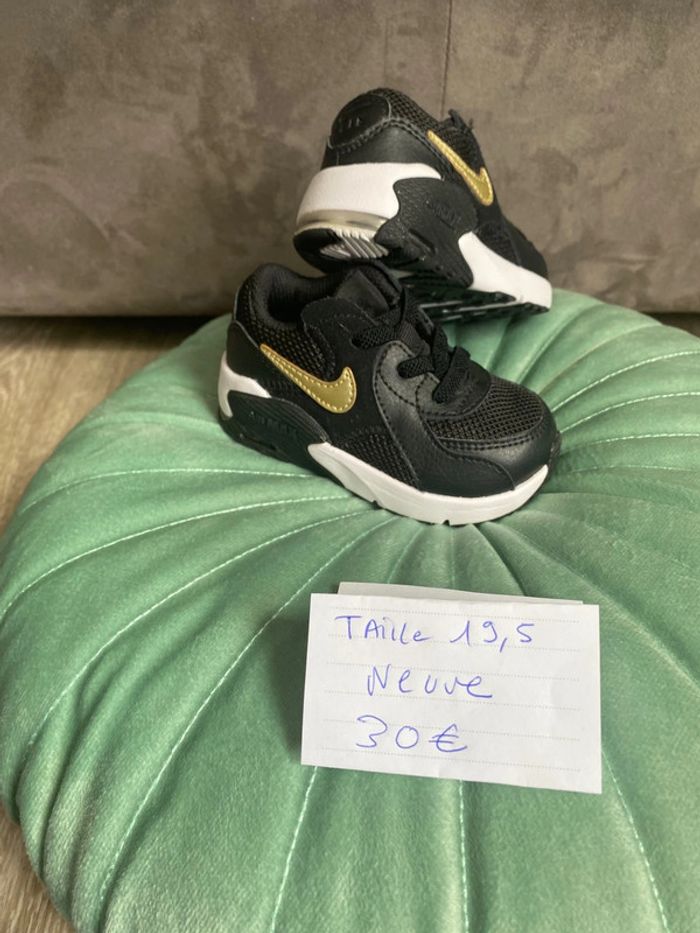 Nike taille 19,5 neuve - photo numéro 2